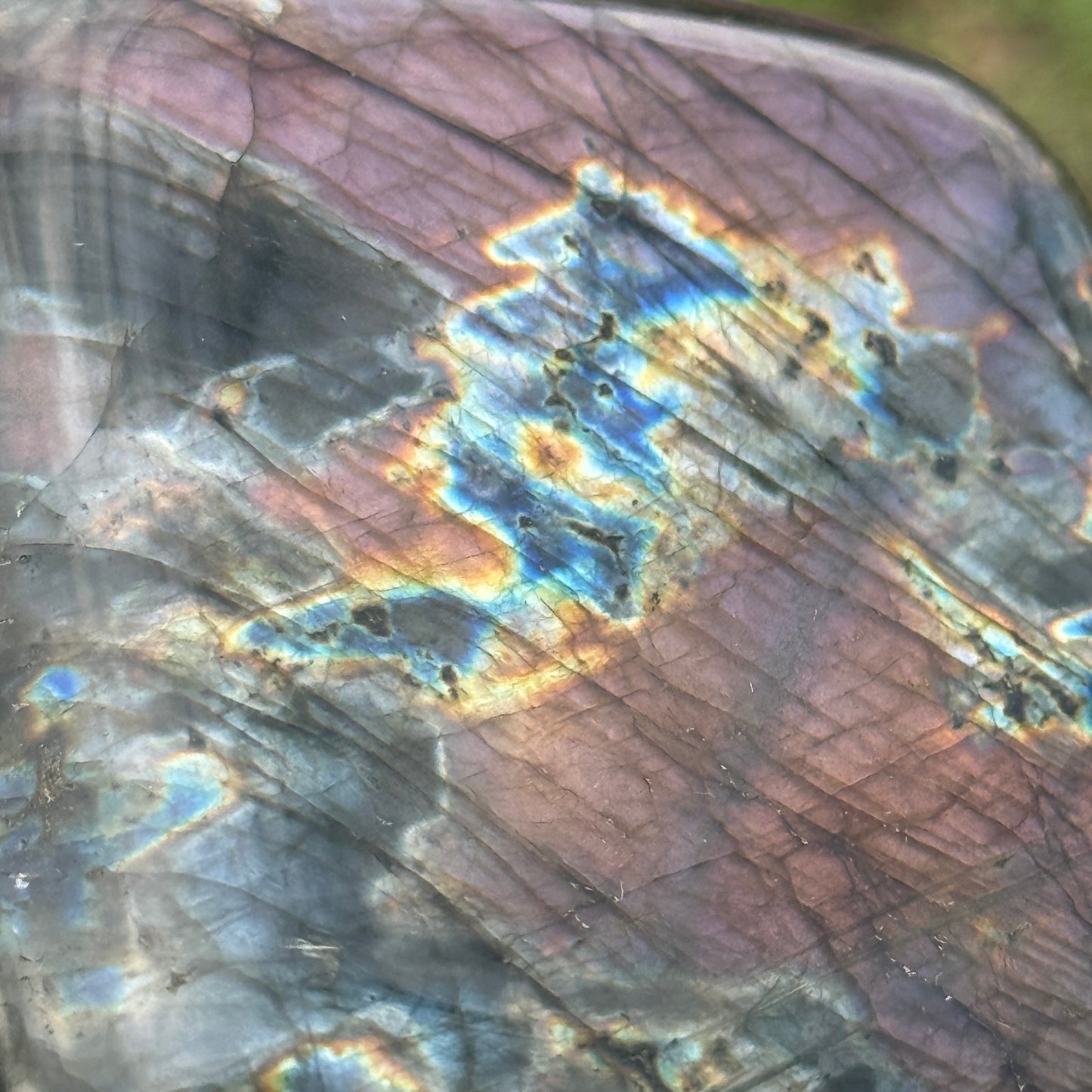 Labradorite Cut Base