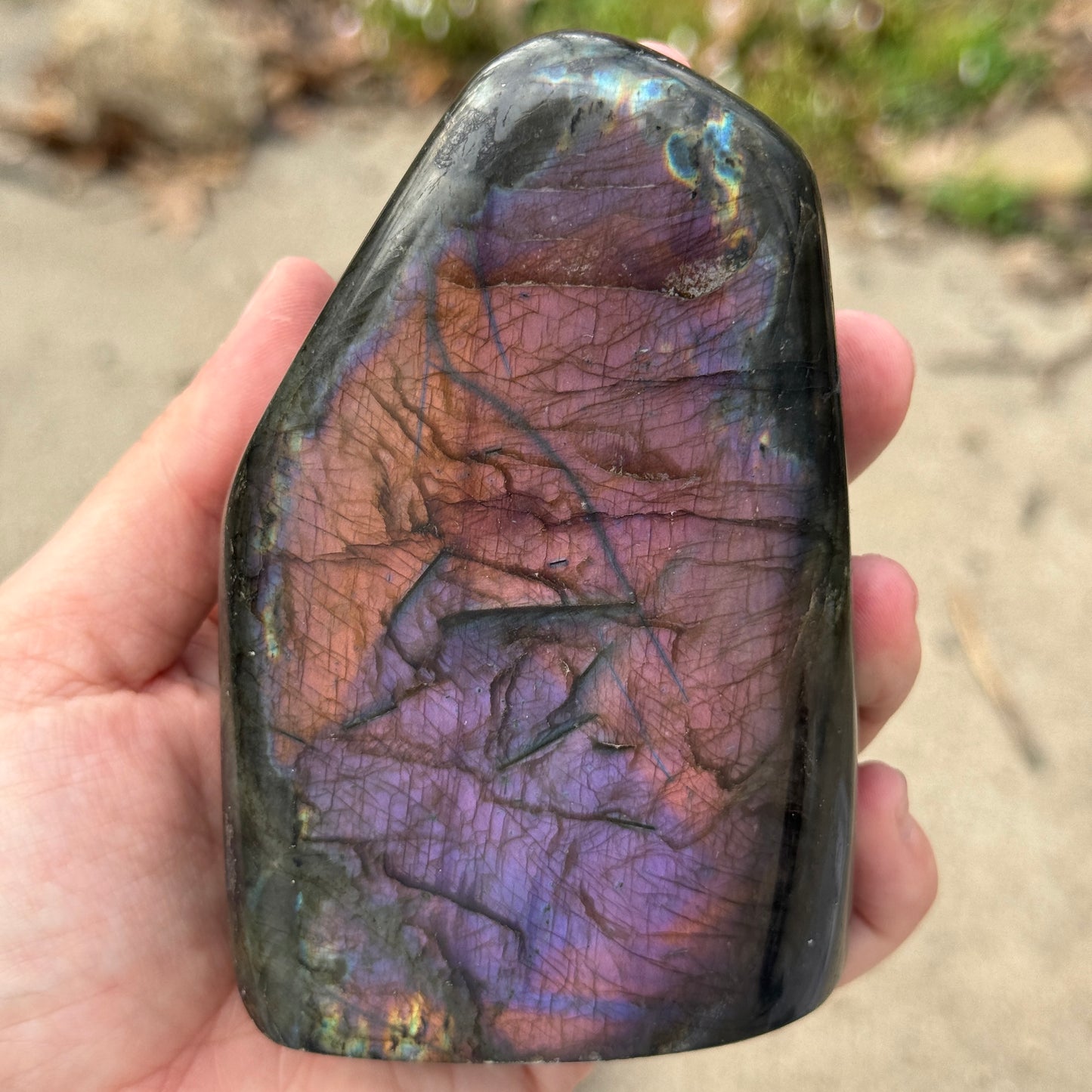 Labradorite Cut Base