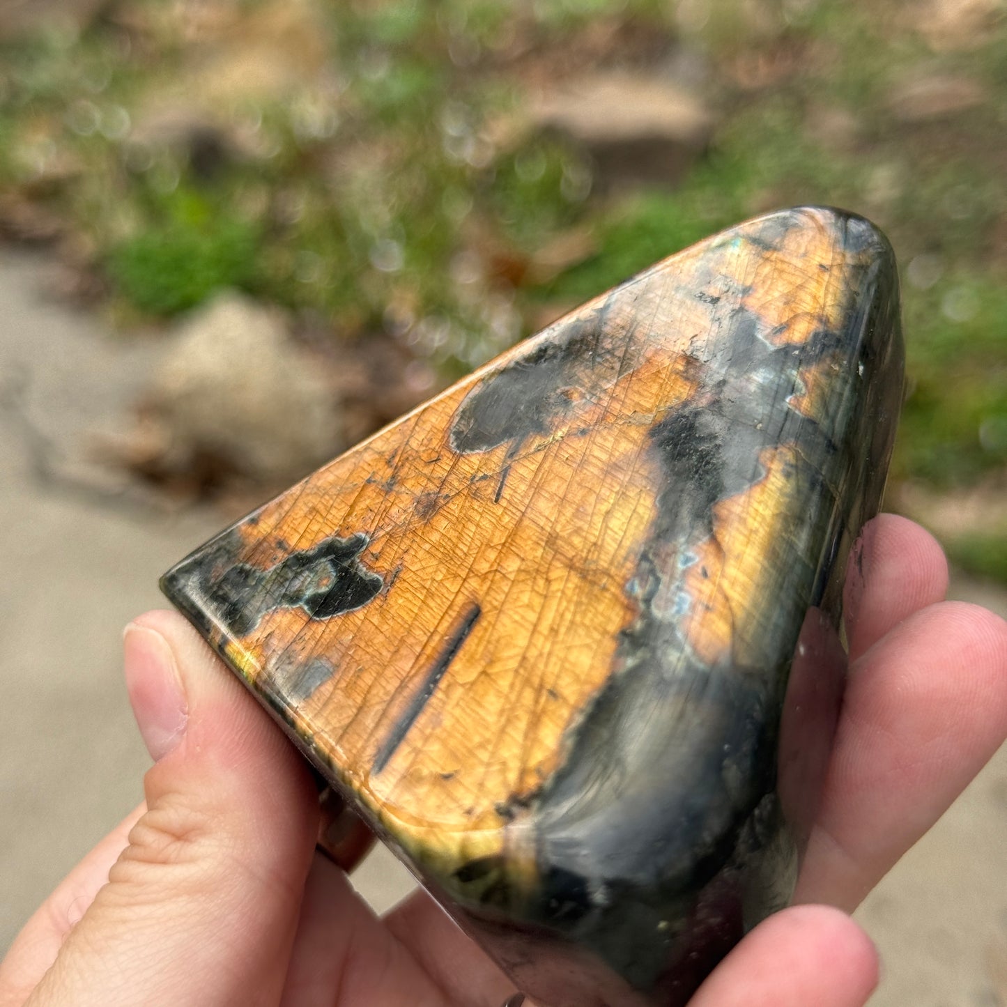 Labradorite Cut Base