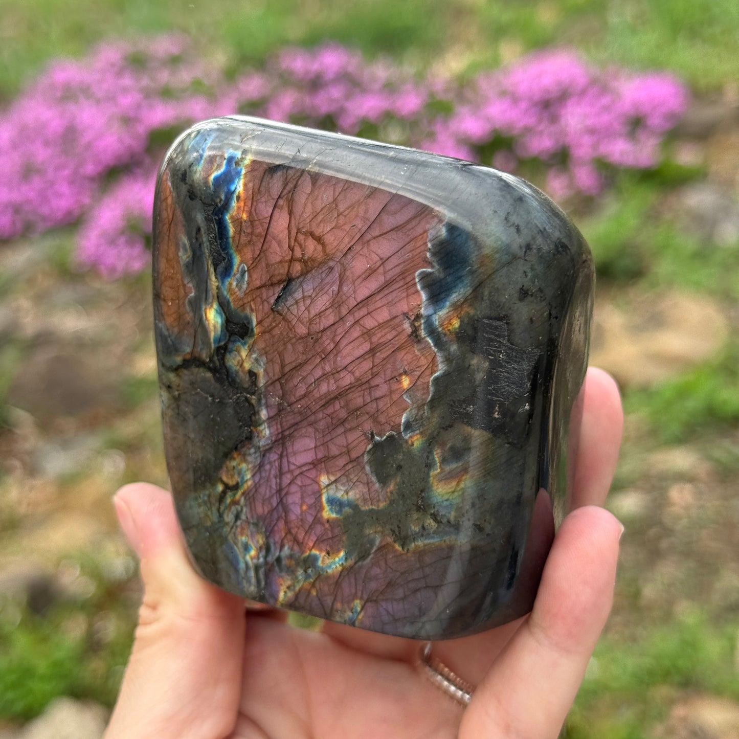 Labradorite Cut Base