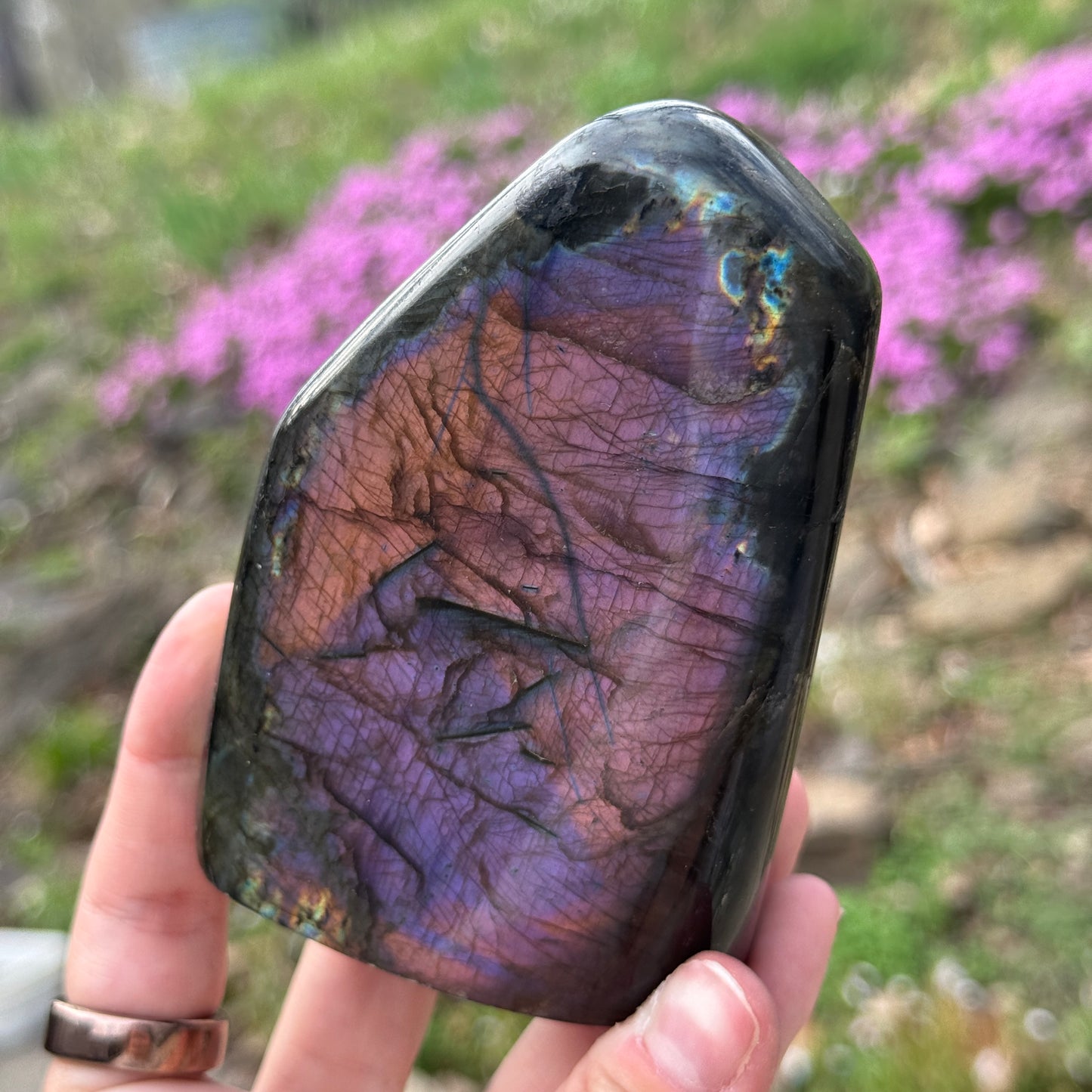Labradorite Cut Base