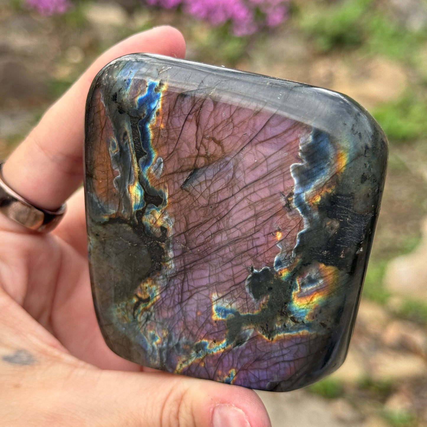 Labradorite Cut Base
